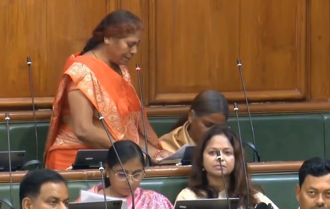 Bihar MLA Vibha Devi Faces Difficulty While Taking the Oath in Parliament