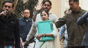 mamata-banerjee holdinf office file